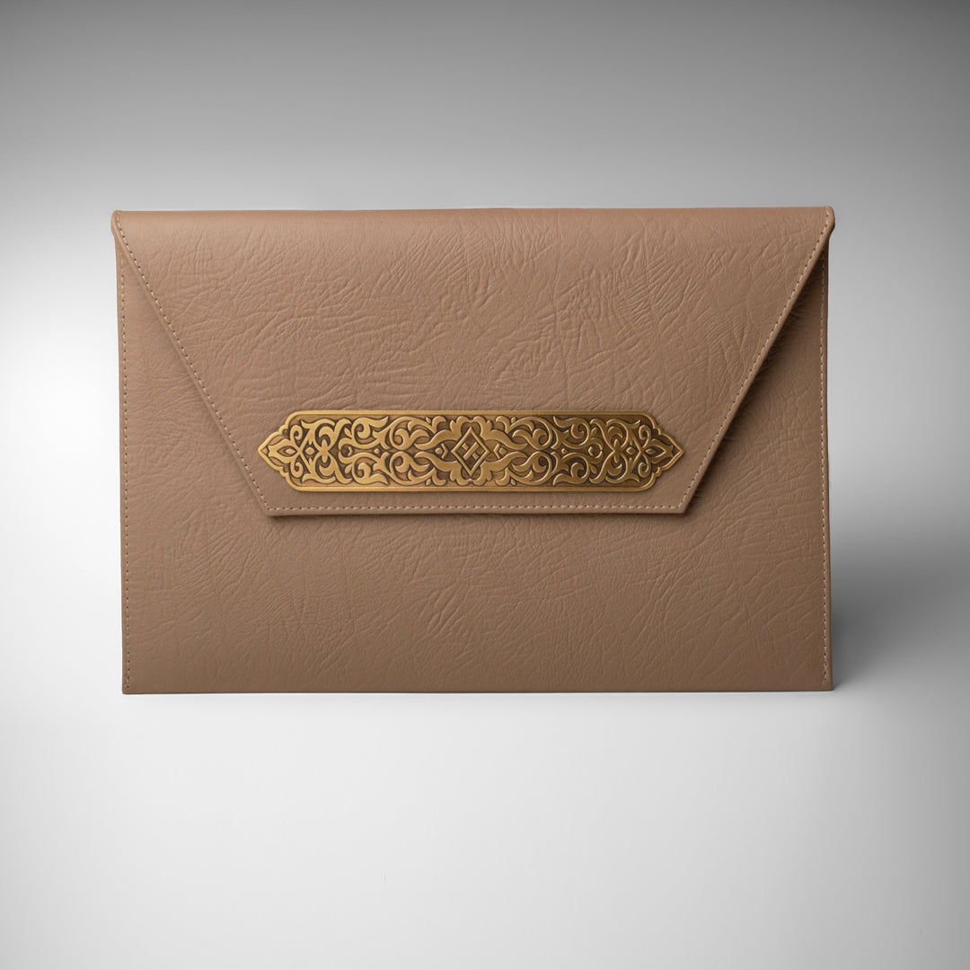 Nour El-Ain clutch